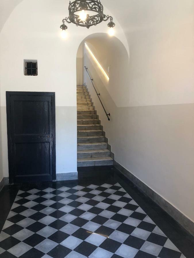 Central House Terracina Exteriör bild